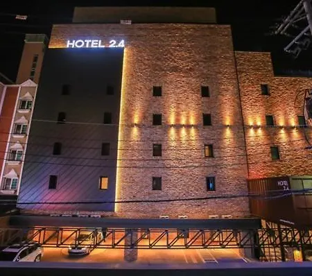Hotel 2.4